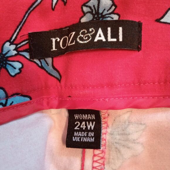 Roz & Ali Crop Ankle Pants Plussize 24 Red Floral Stretch Slimming Zip Front - Picture 3 of 9